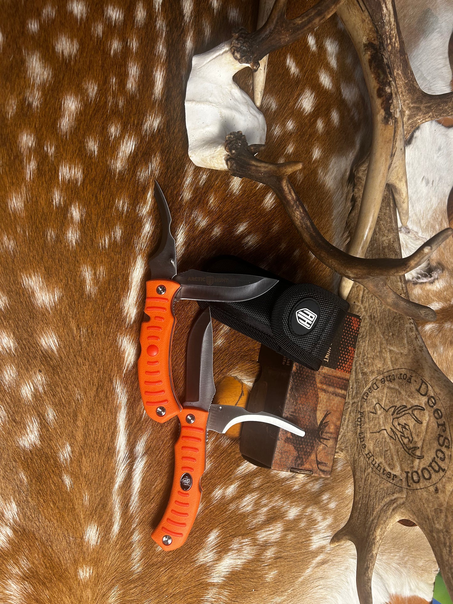 Arctic Dual blade Hunting knife with Razor Gut hook