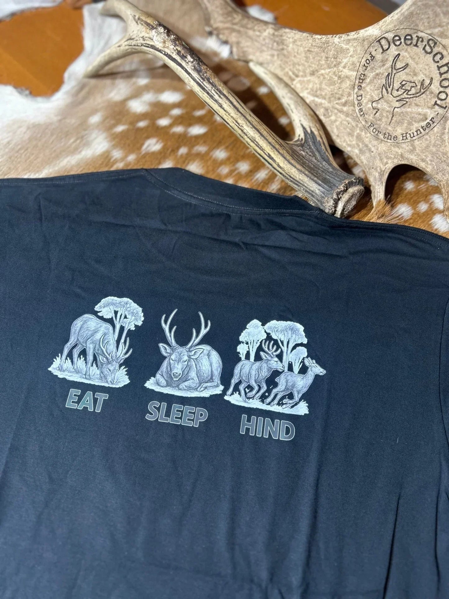 T-Shirt “Eat Sleep Hind” - DeerSchool Der Laden