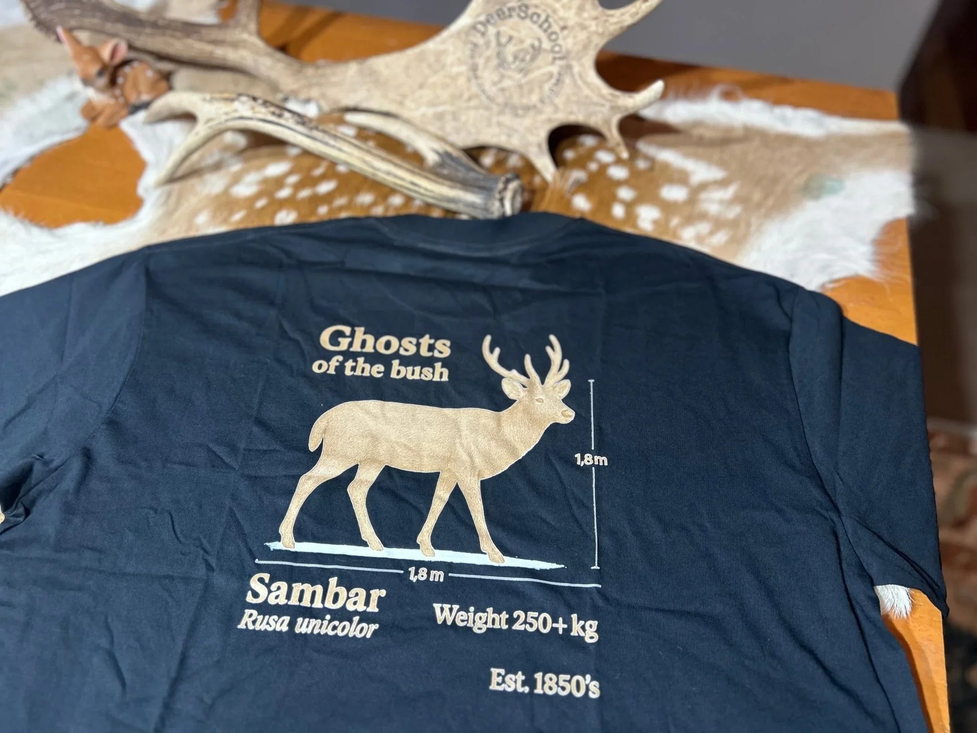 T-Shirt “Ghosts” - DeerSchool Der Laden